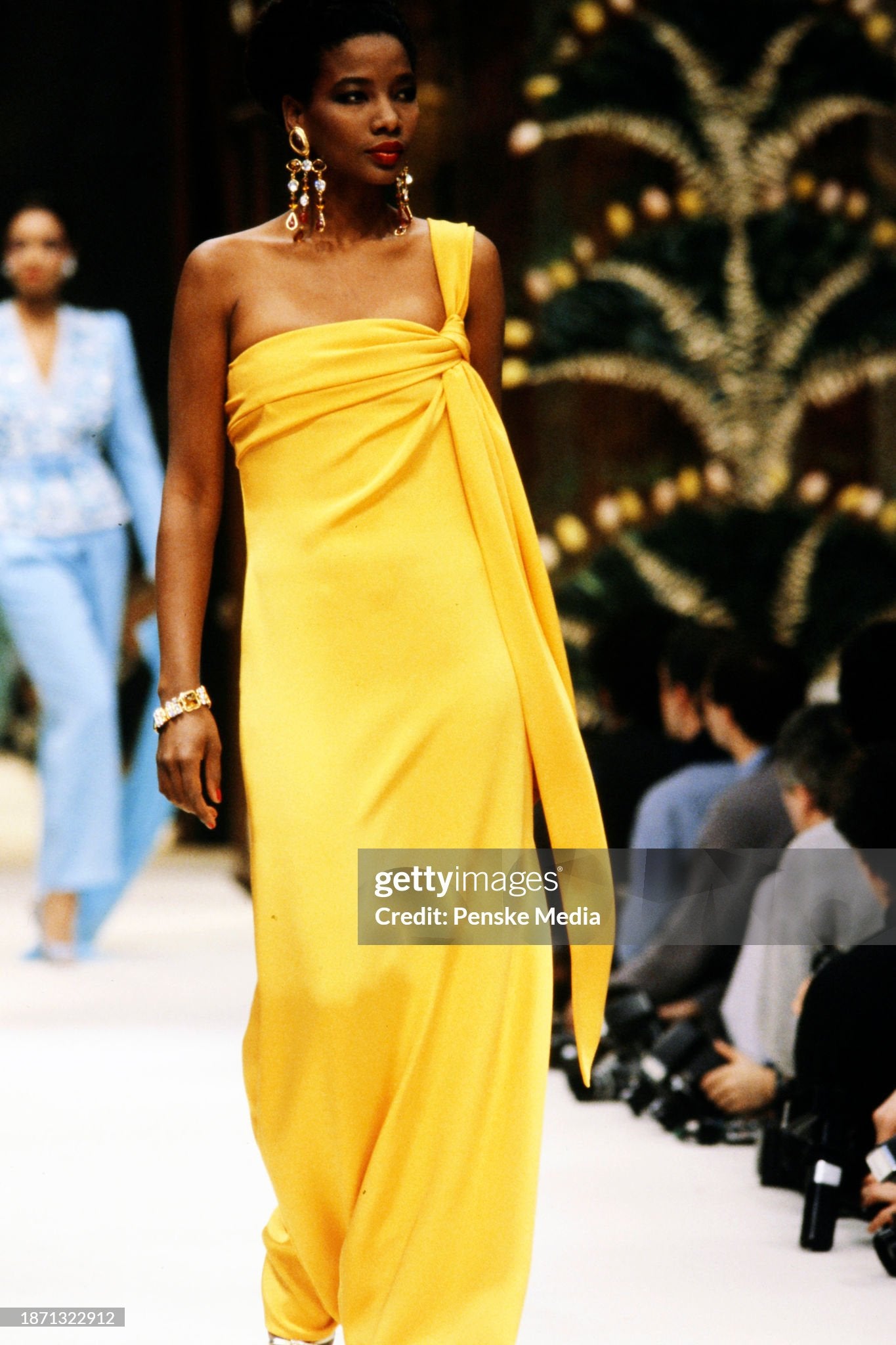 Givenchy Haute Couture Spring 1986 Pink Silk One Shoulder Gown